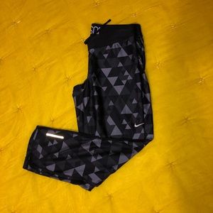 Nike crop leggings